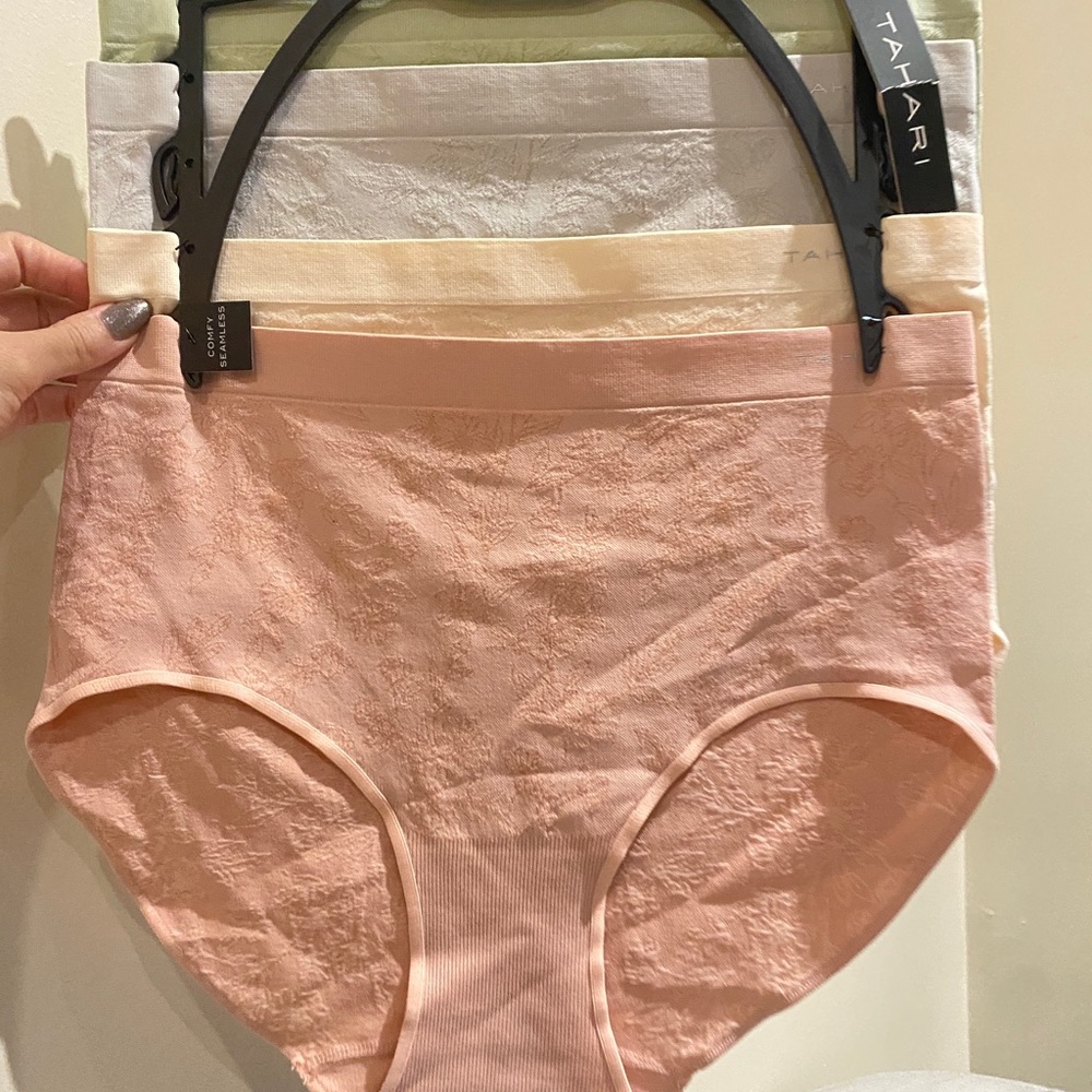 TAHARI TEXTURE SEAMLESS BIKINI